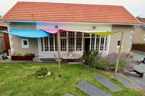 Lovely Renovated Cottage 150m From The Beach