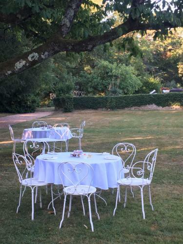 Hostal Ch�teau de Beauchamp- La Chapelle de Guinchay