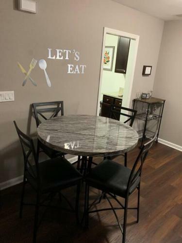 Apartamento C7?s Cozy Inn! Relax, Play, & Work While You Stay!