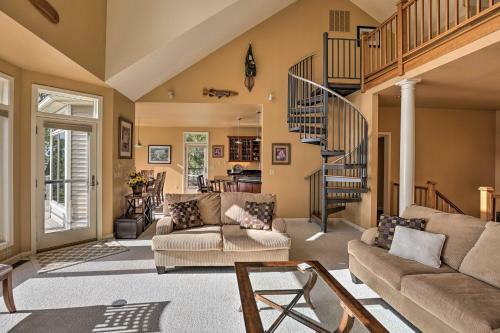 Luxury 3br And Loft Seneca Lakehouse With Private Dock!