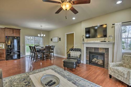 Canandaigua Lake House With Lake View And Fire Pit!