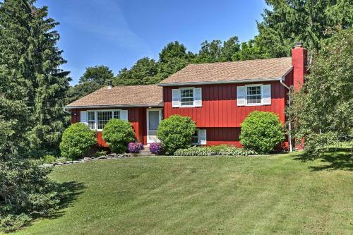Dutchess County Guest House On Working Horse Farm!