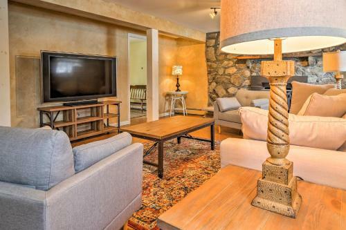 Dutchess County Guest House On Working Horse Farm!