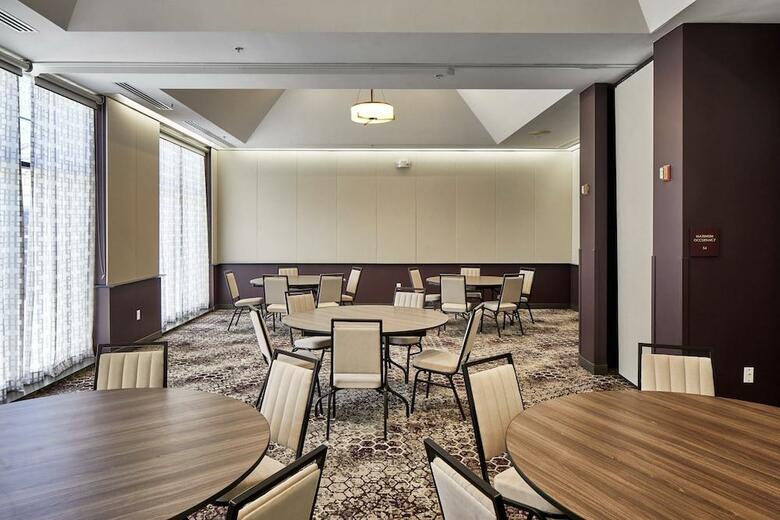Radisson Hotel Cleveland Gateway