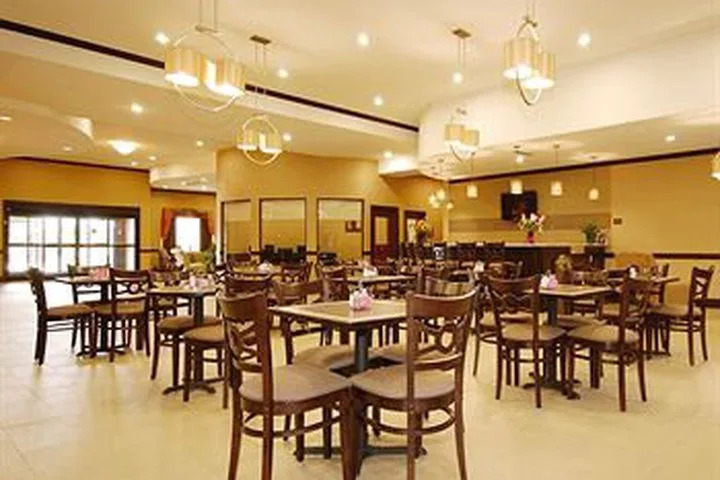 Best Western Plus Texoma Hotel And Suites Denison / Sherman