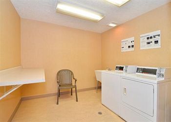Motel Quality Inn & Suites Airport