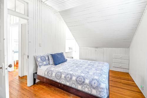 Seacret Escape On Surf View