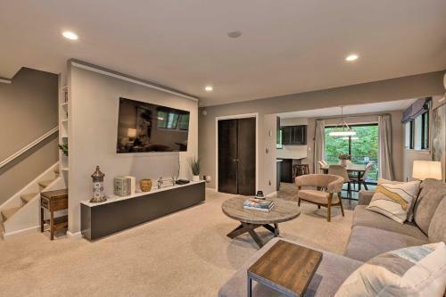 Unique Southampton Getaway With Rooftop Deck!