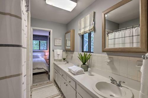 Unique Southampton Getaway With Rooftop Deck!