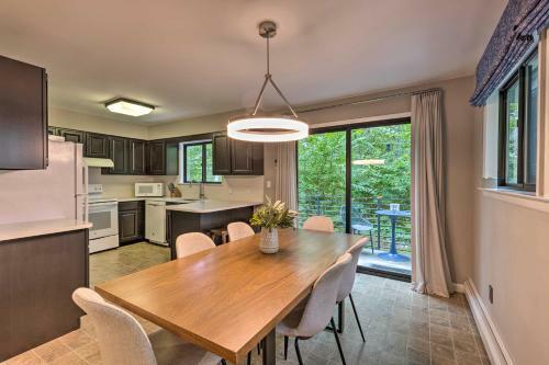 Unique Southampton Getaway With Rooftop Deck!