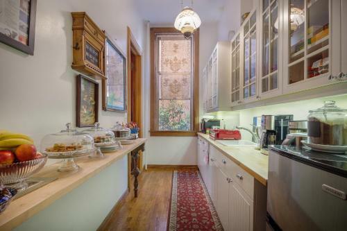 Hostal Manhattan Guest Suites