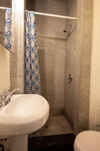 Studio Plus - 2 Bedroom Apartment In Midtown
