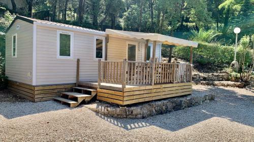 Camping Au Vallon Rouge **** - Maeva