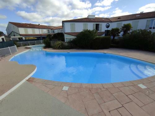 Apartamento Studio Avec Terrasse Et Parking 200m Plage Et Commerces