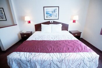 Guesthouse Hotel & Suites Portland