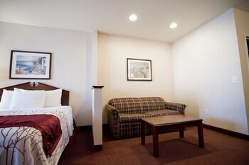 Guesthouse Hotel & Suites Portland