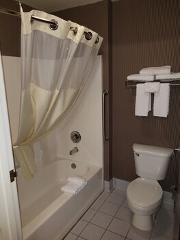 Guesthouse Hotel & Suites Portland