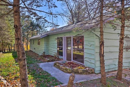 Sweet Cottage With Grandfather Mountain Views!
