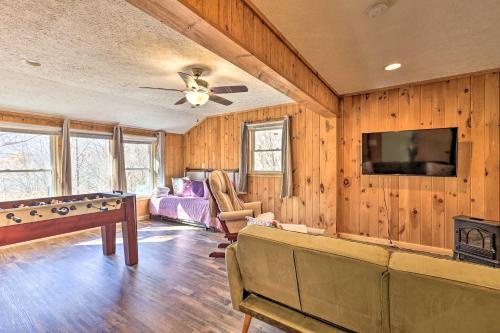 Sweet Cottage With Grandfather Mountain Views!