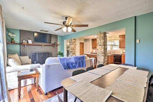 Sweet Cottage With Grandfather Mountain Views!