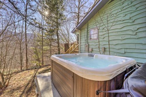Sweet Cottage With Grandfather Mountain Views!