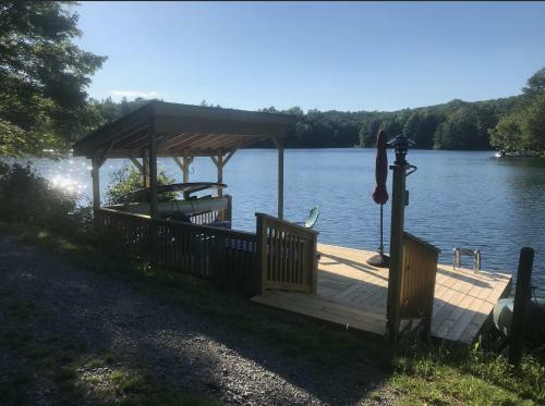 The Oak Lake House On Wanteska