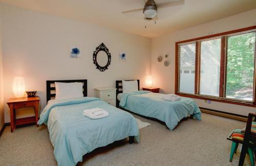 The Oak Lake House On Wanteska