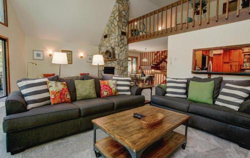 The Oak Lake House On Wanteska