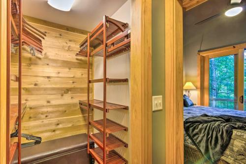 Stony Point Cabin With Hot Tub And Sunset Views!