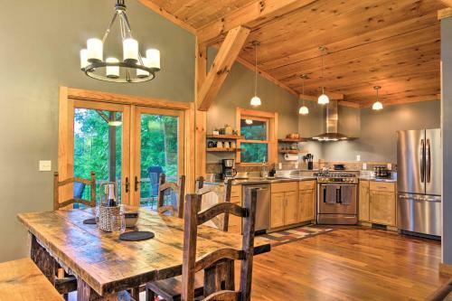 Stony Point Cabin With Hot Tub And Sunset Views!