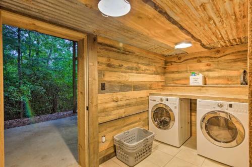 Stony Point Cabin With Hot Tub And Sunset Views!
