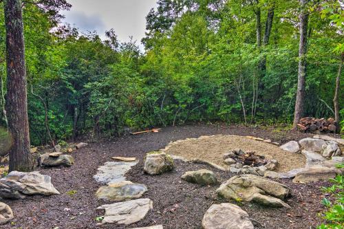 Stony Point Cabin With Hot Tub And Sunset Views!