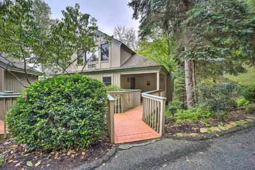 Mountain Air Family Home With Deck And Game Room!