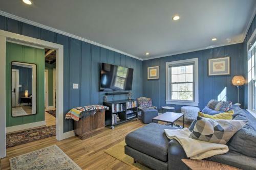 Renovated Carrboro Home With Deck And Fire Pit!
