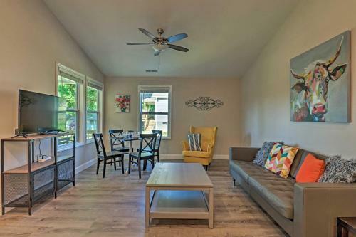 Charming Candler Cottage 12 Mi To Asheville!