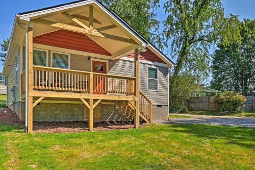 Charming Candler Cottage 12 Mi To Asheville!