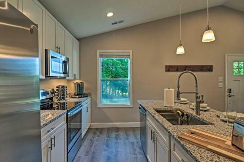 Charming Candler Cottage 12 Mi To Asheville!
