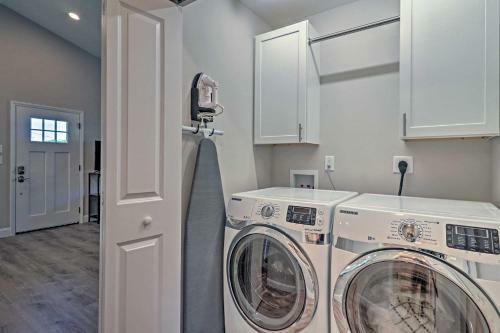 Charming Candler Cottage 12 Mi To Asheville!