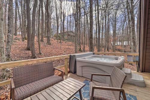 A-frame Cabin With Hot Tub About 1 Mi To Beech Mountain!