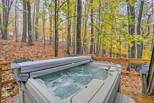 A-frame Cabin With Hot Tub About 1 Mi To Beech Mountain!