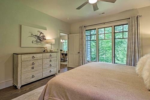Mtn Hideaway, Short Walk To Lake Glenville!