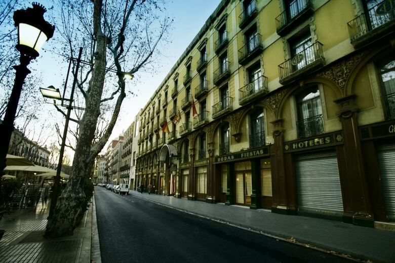 Hotel Oriente Atiram