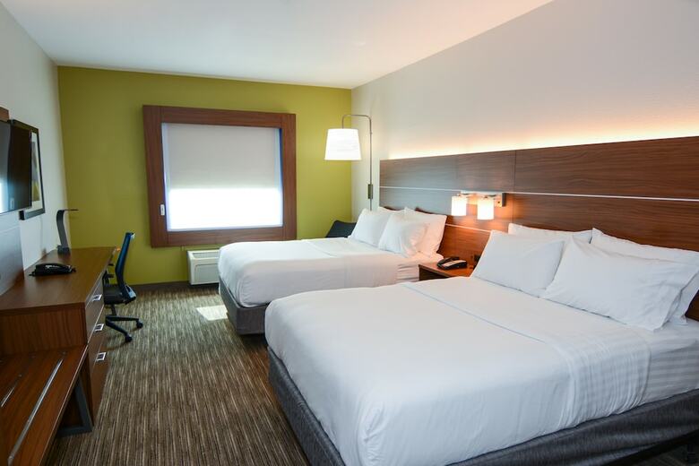 Holiday Inn Express Hotel & Suites New Boston