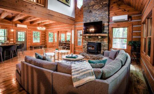 Hidden Cove Cabin