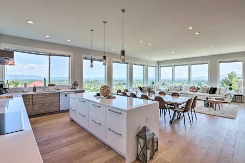 Luxe Asheville Home With Stunning Mountain View