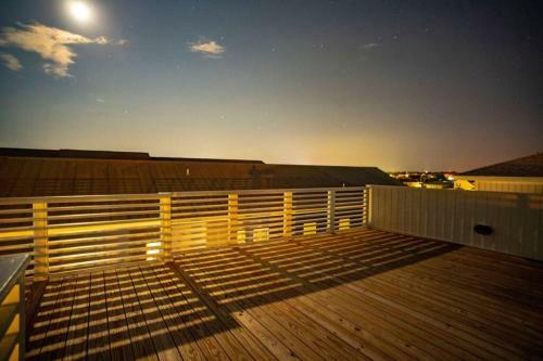 Your Contemporary Carolina Cove With Ocean Views
