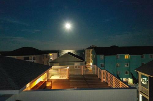 Your Contemporary Carolina Cove With Ocean Views