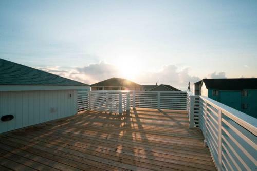 Your Contemporary Carolina Cove With Ocean Views
