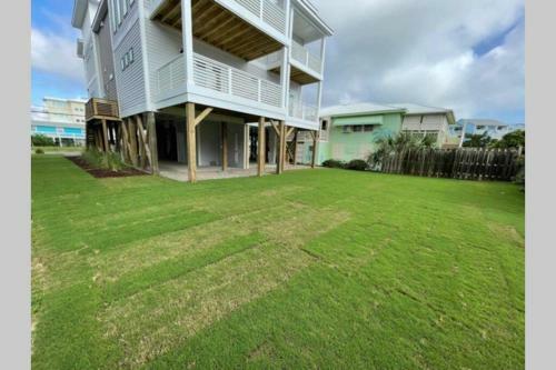 Your Contemporary Carolina Cove With Ocean Views