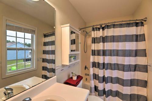 Havelock Townhome With Patio About 8 Miles To River